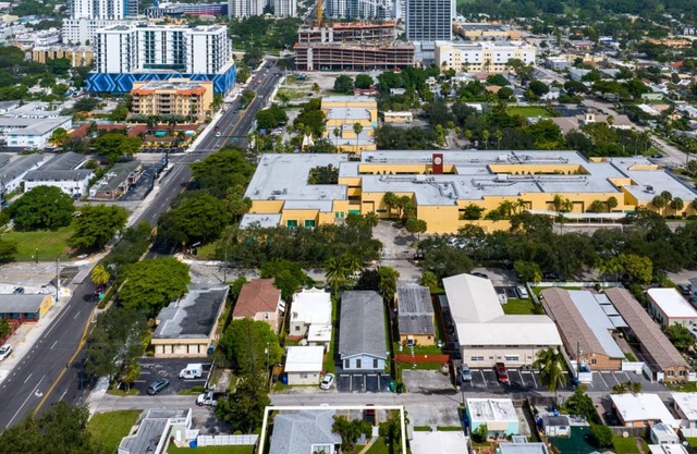 Sunset Cove In Hollywood FL Free Parking