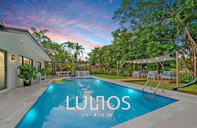 Sunset in Miami heated pool & lake view L47