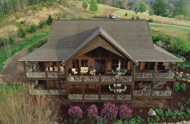 ¡VISTA DEL VALLE DE LA PUESTA DEL SOL! ¡CASA DE LUJO CON VISTAS PARA GRAN FAMILIA O REUNIÓN FAMILIAR!