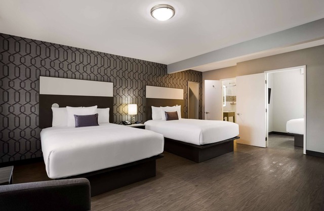 Sunset West Hotel, SureStay Collection by Best Western