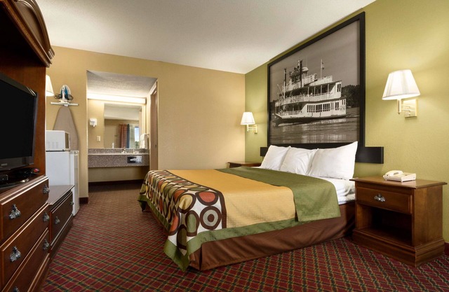 Super 8 by Wyndham Hattiesburg North