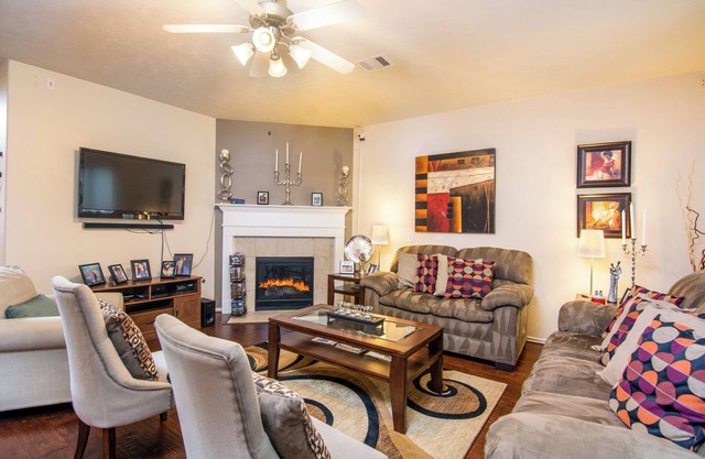 Super COZY 4 bdr home w beautiful gazebo terrace!!