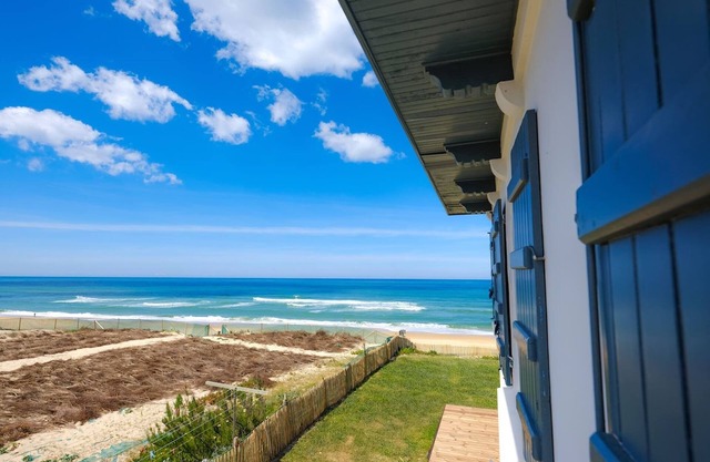 Villa AOOY - 1ª línea de mar