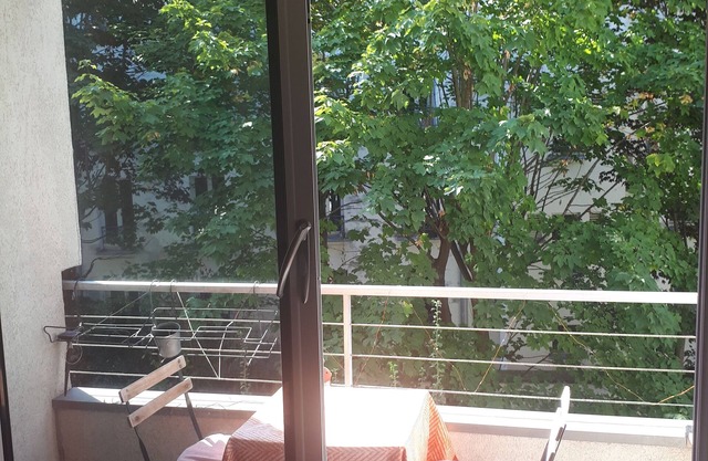 Superb apartment with patio, foot of Montmartre