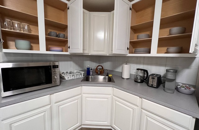 Superb location 2B/1B rental-close to USF, UCSF