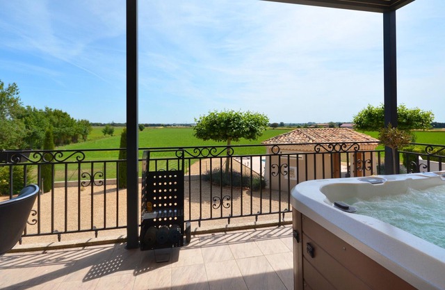 Magnífica villa provenzal en Camarga con piscina, jacuzzi y una hermosa vista.