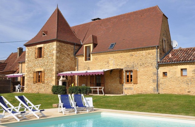PERIGURO DE CARÁCTER CON PISCINA CUBIERTA PRIVADA CERCA DE SARLAT