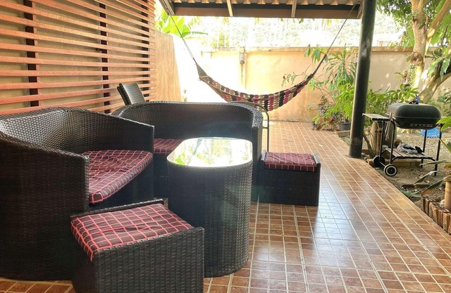 Gran y espaciosa villa con piscina comunitaria.