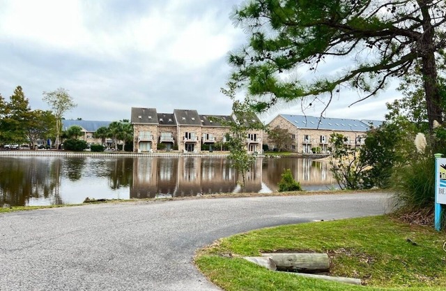 Surfside Beach- Spacious 2 bedroom with 1 bed lockout in family friendly resort