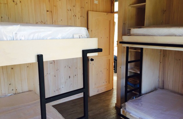 cabina Sostenible, 2 dormitorios, 2 baños, gran cocina. Cerca de la playa