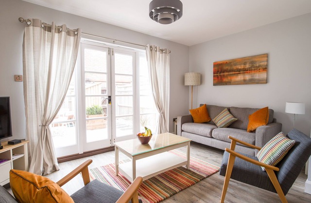 CASA SWAN, ideal para familias, con un jardín en Arundel, Ref 996726