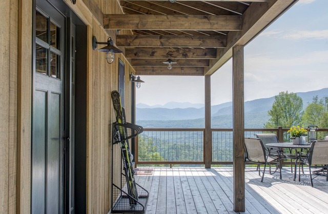 Vistas panorámicas, casa moderna ecológica con acabados de lujo