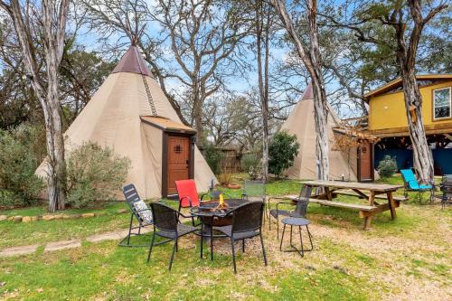 Sweet Grass - Tipi 1