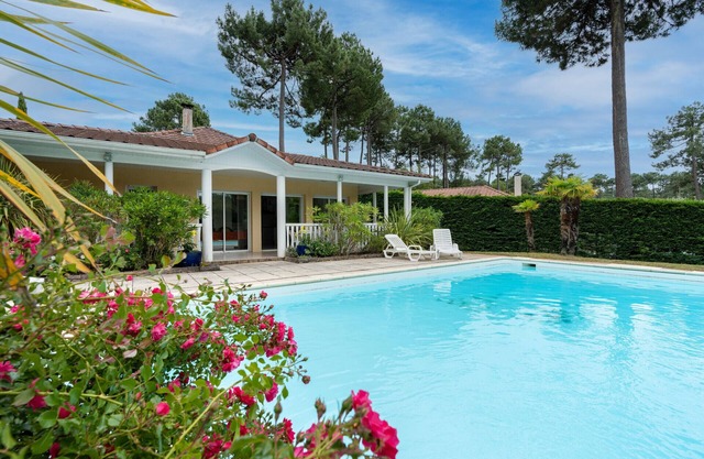 Villa con piscina para 8 en Lacanau