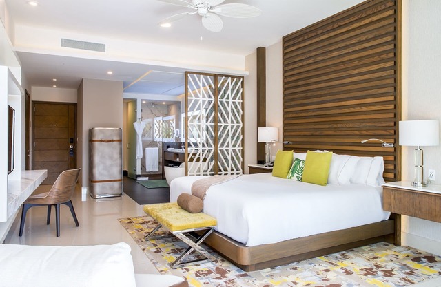 VIP Access💎SwimUp🏊‍♂️OceanView🏝️588 sqft✈️Near Airport & Downtown Cancun