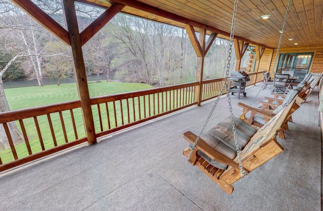 Relajante Log Lodge en Pine Creek grande para familias, amigos o reunión de negocios