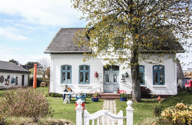 Sylt is a valuable habitat and a soothing vacation spot, a paradisiacal realm of peace and tranquillity.