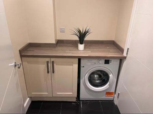 Syster Properties Stunning Apartment for Contractors and families