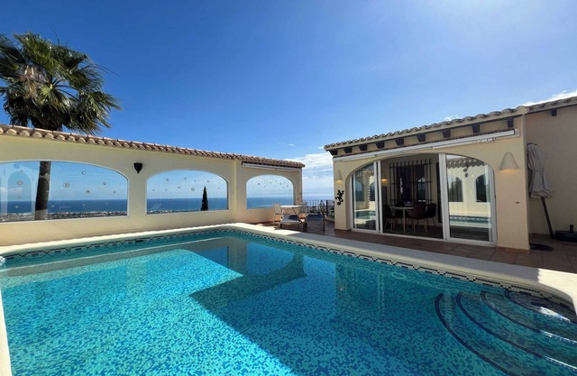 T-0121 Gran Villa con vistas panorámicas al mar