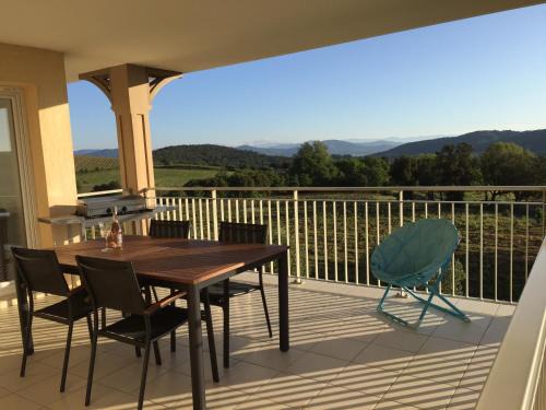 T3 Vignes & Terrasse 25 m2 au calme - Vue verdoyante - À 7 min de la plage - Parking Gratuit - La Croix-Valmer