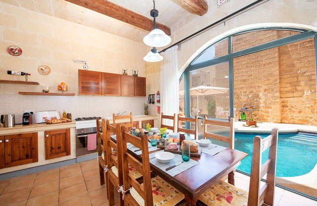Ta Indri Holiday Home