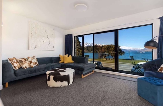 TĀHUNA LAKEFRONT LUXURY