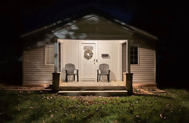 In Town 2BD~2BA Close to Talimena Drive Trails Wolf Pen Gap