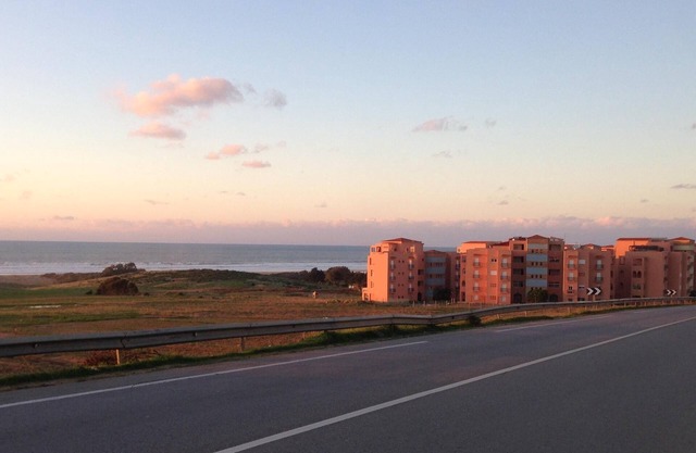 TANGIER / ASILAH APPART. 5 pl, EQUIPADO + WIFI + CLIM, MAR FACIAL