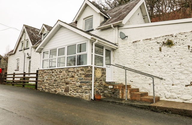 Granja Tanyrallt, LLANAFAN FAWR