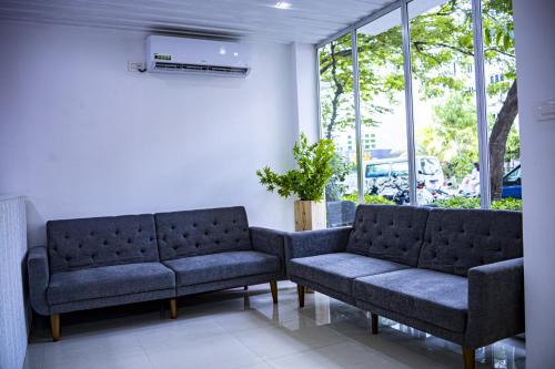 Terminal 27 Hotel