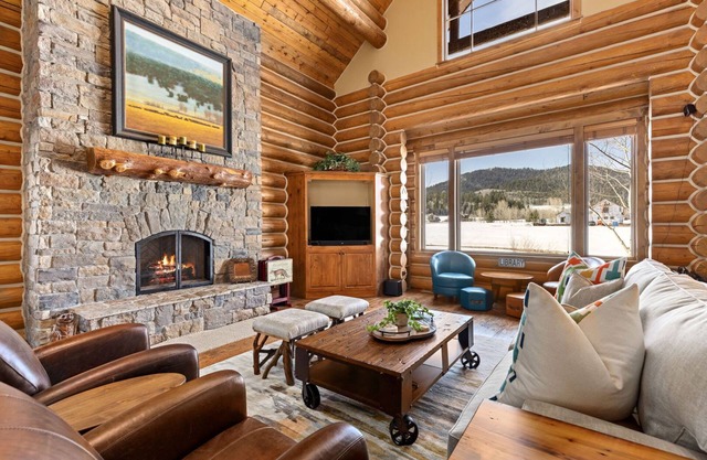 Restful Adventure Cabin at Bronze Buffalo Ranch includes resort amenity access!