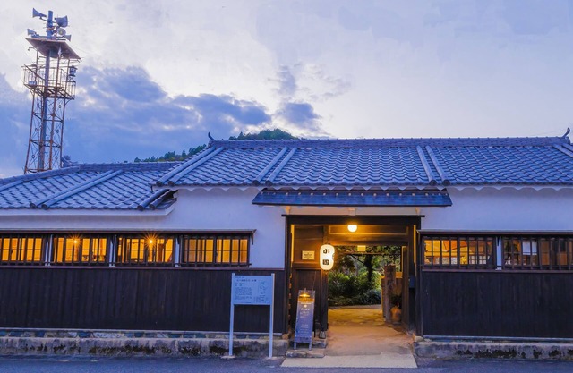 Tetsu-juro (former Ogunis ) , Himeji Castles back parlor-like"400-year-old inn"