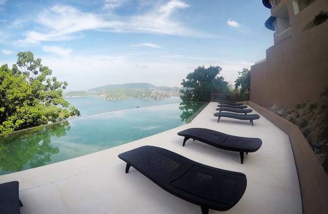 Arriba De La Bahia - El punto más alto en Zihuatanejo