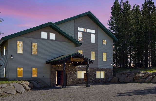 Este 10 Habitaciones, 8 Baños Logia Duermen 40 está a minutos del parque de Yellowstone