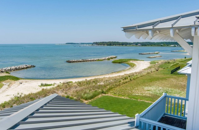 The Blue Pearl - Waterfront Vacation Rental