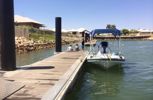 The Carnarvon Luxury Canal Home