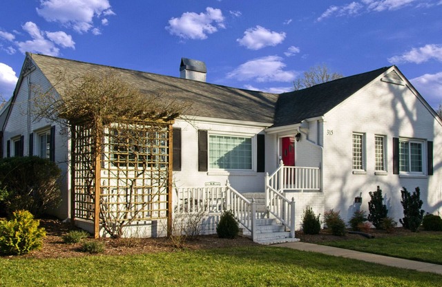 The Cary House 3BR 2BA Sleeps 6 - Heart of Downtown Cary - Comer Beber Jugar Tienda