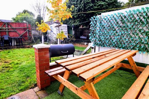 The Chinatown Home - Private Garden, NETFLIX, BBQ & Bar
