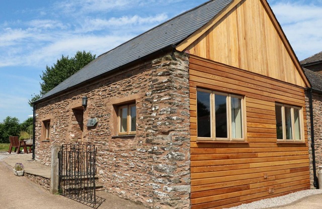 THE COTTAGE, admite mascotas, con chimenea en Washford, Ref 982216