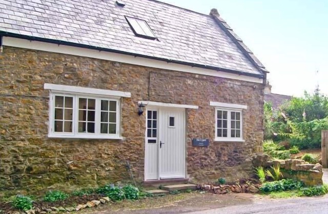 The Cygnet, HASELBURY PLUCKNETT