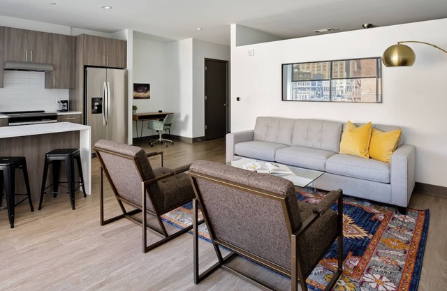 THE GRAND - Modern DT Apts with Free Parking by Zencity