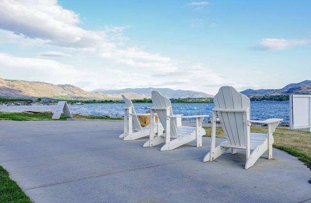 The Great Osoyoos Escape Bottom Suite