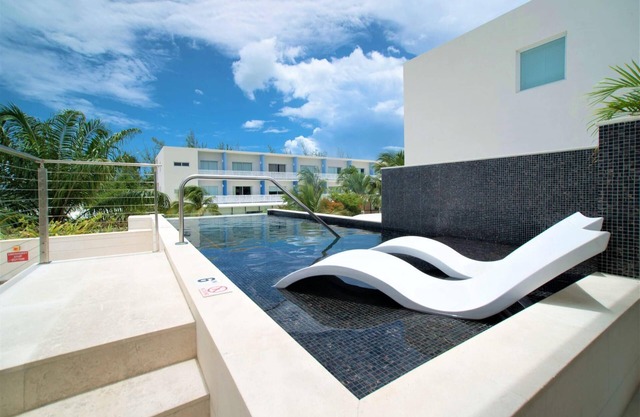 The Grove 1BR Apt w Rooftop Pool Onsite Amenities