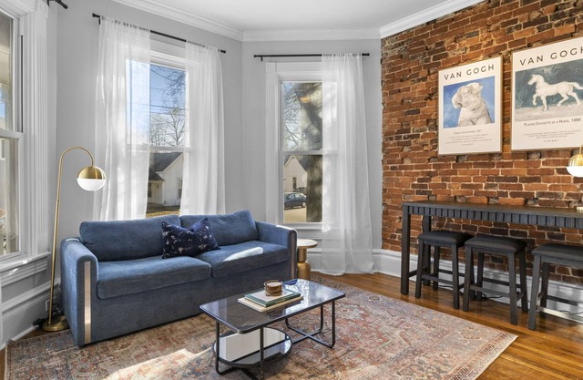 The Headley House - Chic & Cozy space in the heart of downtown