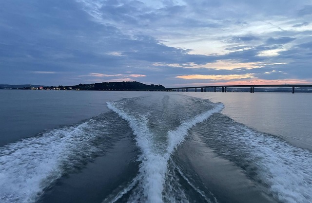 "THE HIDEOUT AT BUCK ISLAND"- private dock, ample parking, 5 min to City Harbour