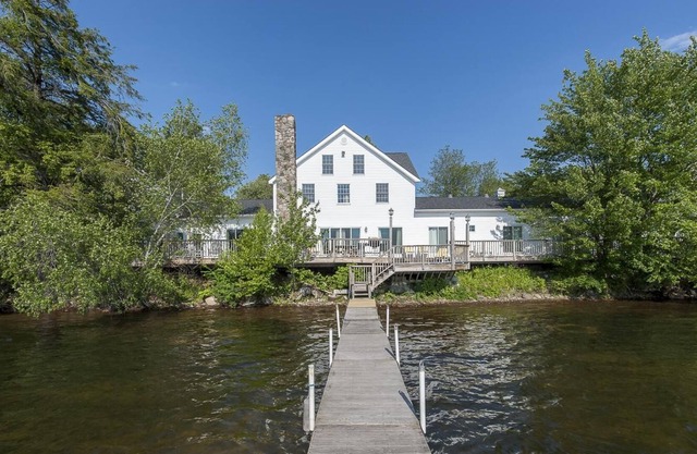 The Homestead: casa del lago de 14 habitaciones en la pintoresca ciudad de Catskills por Red Cottage Inc.