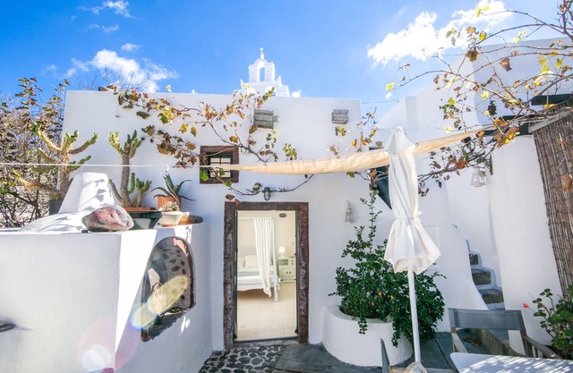 La casa de los pájaros cantores. Romántico estudio tradicional con bonitas vistas al mar.