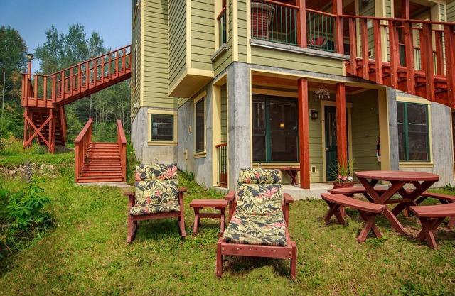 El Inn en Croftville Road Cottages # 7. En la orilla del lago superior.