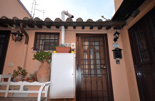 "The Lemon" cottage. Entire small house near Staz. St. Philip Neri.