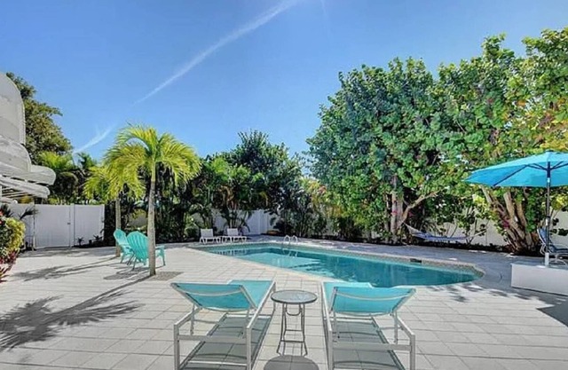 The Lewis Cottage - West Palm Beach / Piscina / Playa